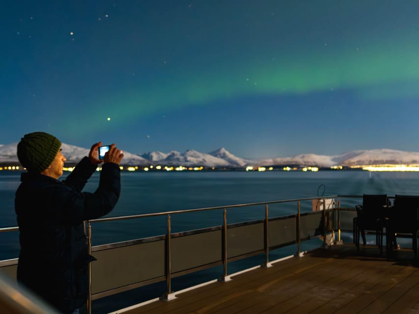 Bodø: Northern Lights Cruise - What the night onboard feels like