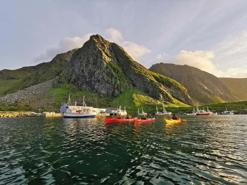 Bøstad: Kayaking Tour in Lofoten with Snacks - The island break with snacks and hot drinks