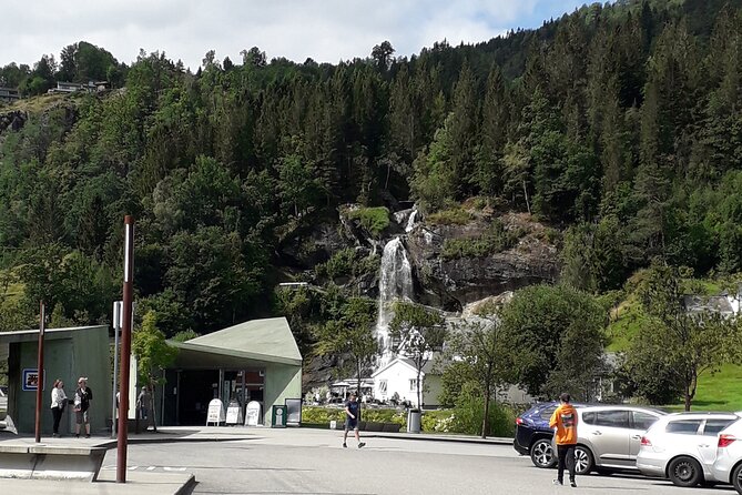 Bride's Veil and Steinsdalsfossen waterfalls with sceneries of Hardanger Fjord - Goldfish Lake, a small stop with an odd story