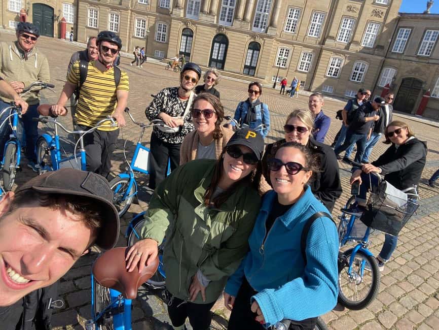 Copenhagen: 1.5-Hour City Highlights Bike Tour - Christiansborg Palace and the city center
