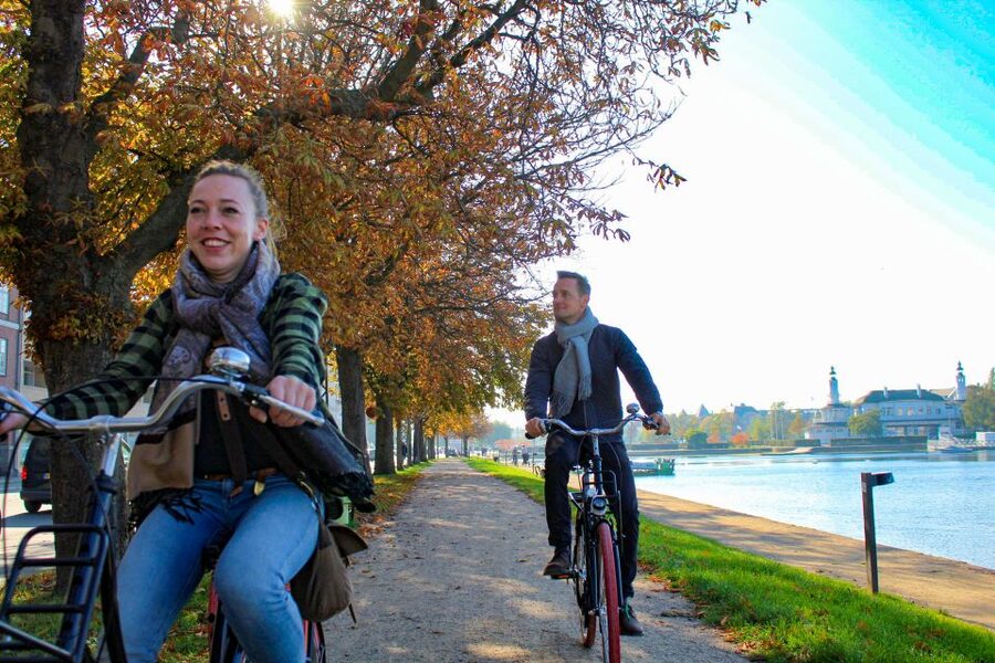 Copenhagen: 1.5-Hour City Highlights Bike Tour - The King’s Garden and Rosenborg Castle
