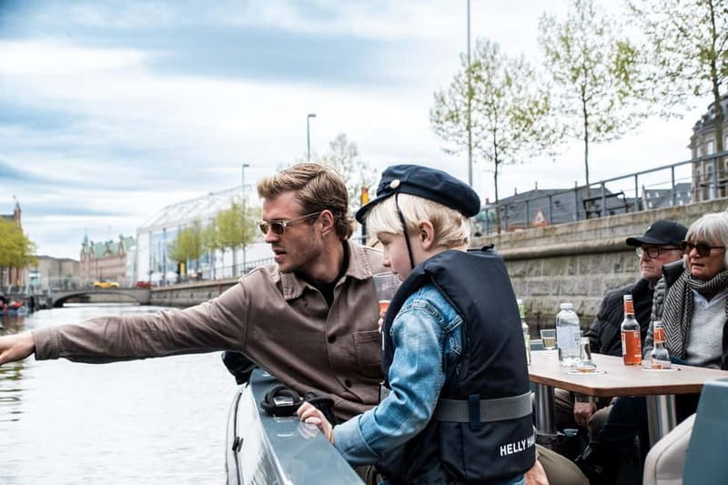 Copenhagen: 1 or 2-Hour Canal Tour in Silent Electric Boats - Amalienborg Palace and royal Copenhagen
