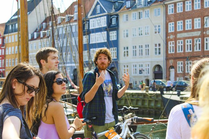 Copenhagen 2-hour City Highlights Bike Tour - Christiansborg and Rosenborg: Denmark’s royal and political center