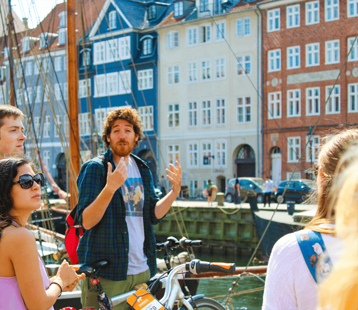 Copenhagen: 3-Hour City Highlights Bike Tour with Guide - Christiansborg, the Black Diamond, and Copenhagen’s waterfront