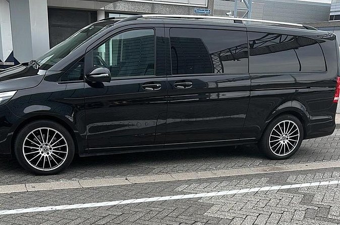 Copenhagen Airport Transfer Service | English Speaking Driver - Who should consider this transfer?