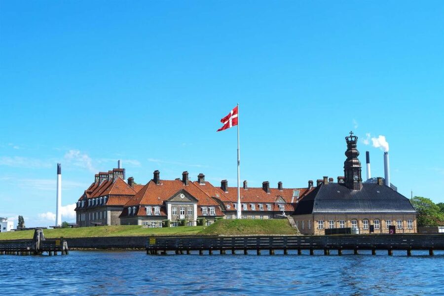 Copenhagen: Canal Boat Cruise & Old Town/Nyhavn Walking Tour - One hour on the canals, with four times the reach