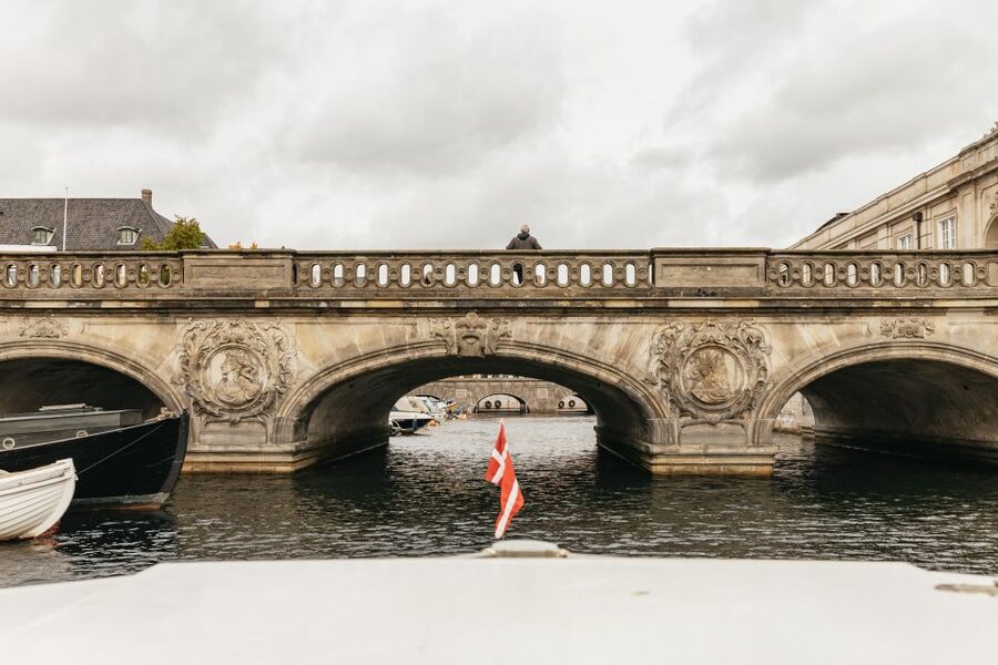 Copenhagen: Canal Cruise with Guide - The old Stock Exchange and the return route