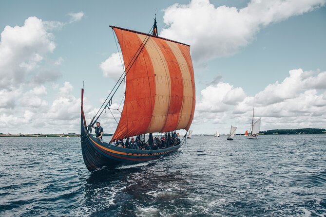 Copenhagen Card - DISCOVER 80+ attractions and public transport - Canals, Tivoli, and Copenhagen’s city center
