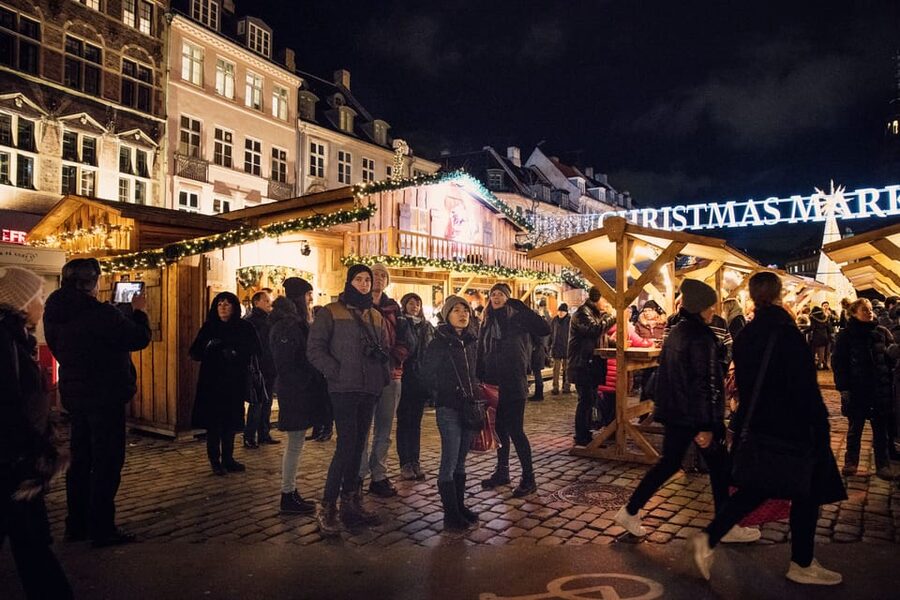 Copenhagen: Christmas Walking Tour with Treats and Drinks - Should you book it?