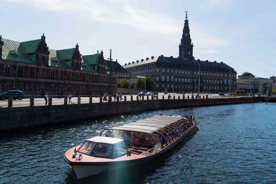 Copenhagen: Classic Canal Tour & The Harbour - Christianshavns Mound and the Opera House