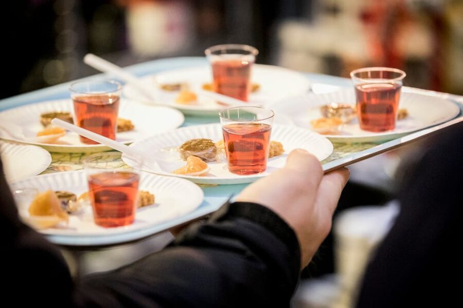 Copenhagen: Evening Gourmet Walk with Food & Drinks Tasting - From small bites to a seated fish course