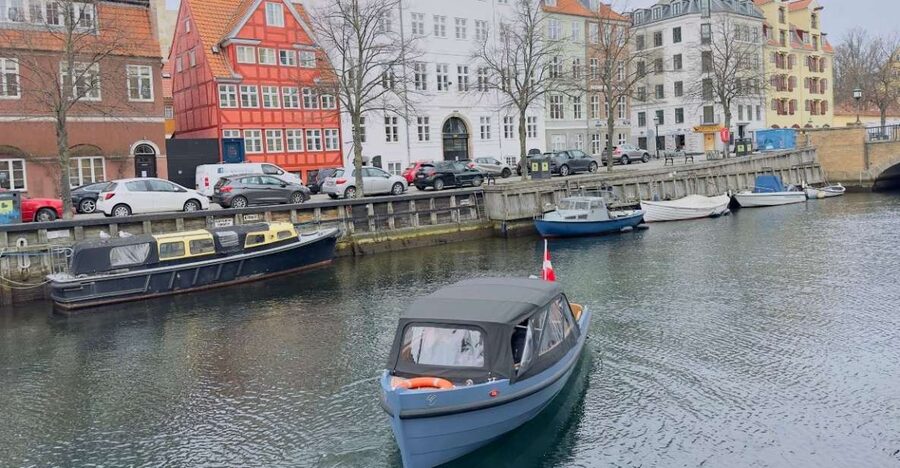 Copenhagen: Guided Canal Tour by Electric Boat - Why Copenhagen looks different from a small electric boat