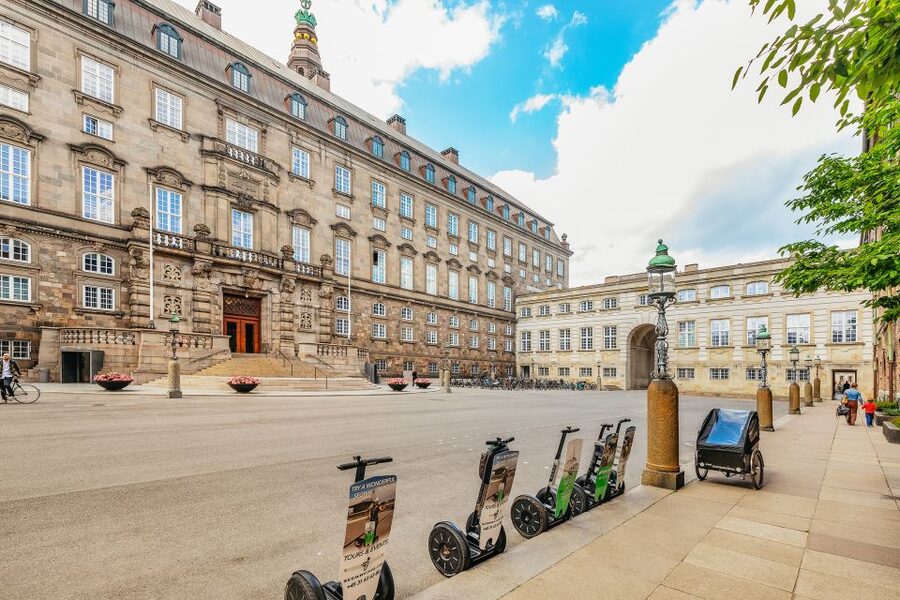 Copenhagen: Guided Segway Tour - The longer route: Black Diamond to Christiansborg