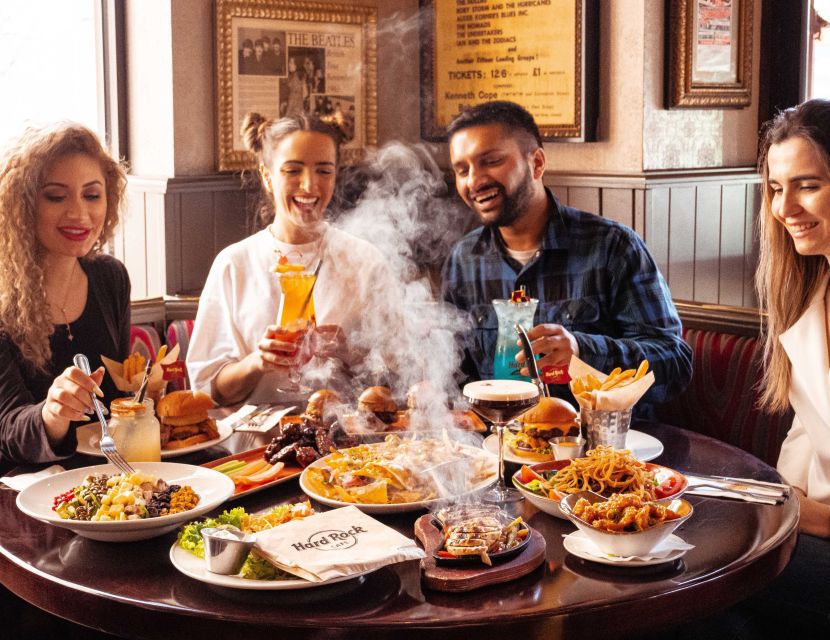 Copenhagen: Hard Rock Cafe with Set Menu for Lunch or Dinner - A central meal on Rådhuspladsen