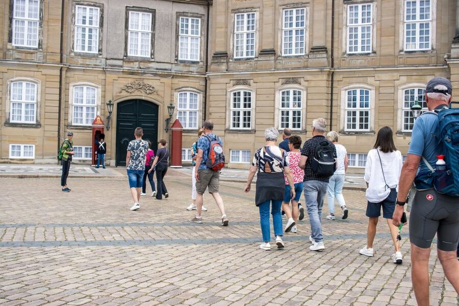 Copenhagen: Highlights 3 Hour Bike Tour with a Local Guide - Christiansborg, the Royal Library, and Børsen