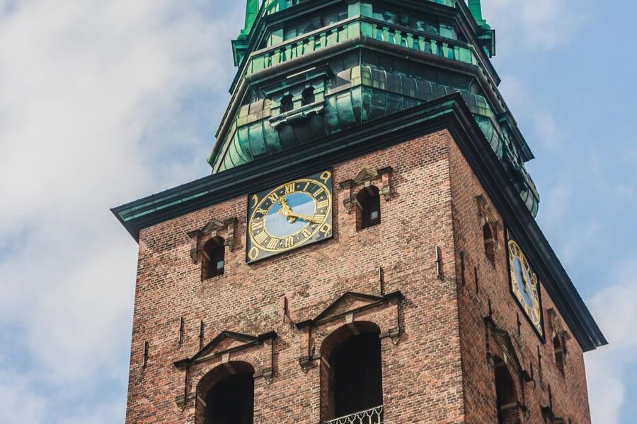 Copenhagen: Highlights & Secrets Private Walking Tour - Pistolstræde, Kongens Nytorv, and Nyhavn