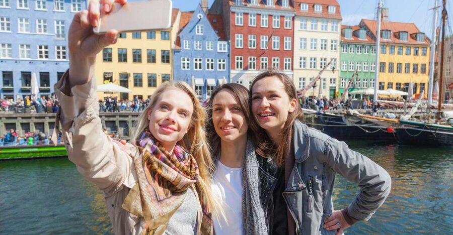 Copenhagen: Highlights & Secrets Private Walking Tour - Gefion Fountain and the approach to Kastellet