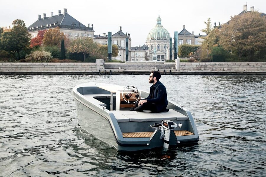 Copenhagen: Private Boat Tour with Captain (Lite) - Meeting the captain at Islands Brygge 10