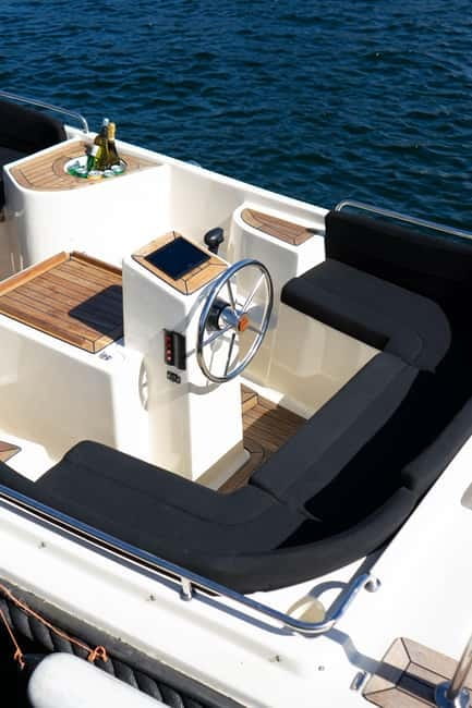 Copenhagen: Private Guided Boat Tour with City Highlights - Why seeing Copenhagen by boat works so well