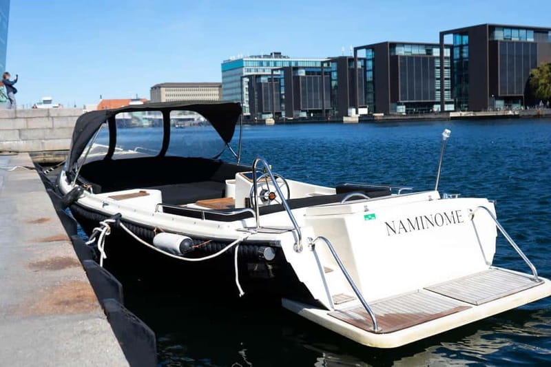 Copenhagen: Private Guided Boat Tour with City Highlights - The one-hour route: a quick look at the city