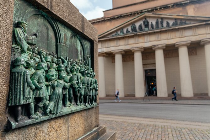 Copenhagen Private Tour: Highlights & Hidden Gems by Bike or Foot - Who should book this Copenhagen tour