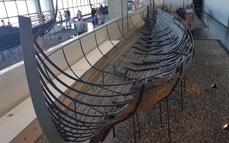 Copenhagen: Roskilde, the Viking City Tour in English - Roskilde Cathedral and the Danish monarchy