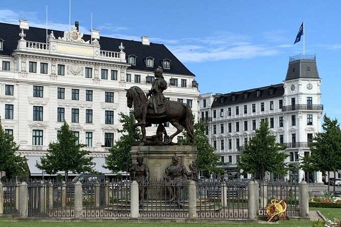 Copenhagen's Royal History: A Self-Guided Walking Tour - Amaliehaven and the final approach to the royal residence