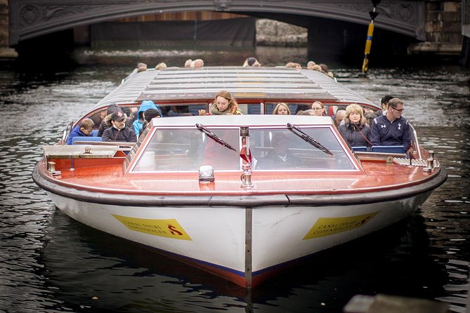 Copenhagen Sightseeing Classic Canal Tour With Live Guide - Slotsholmen and the city center