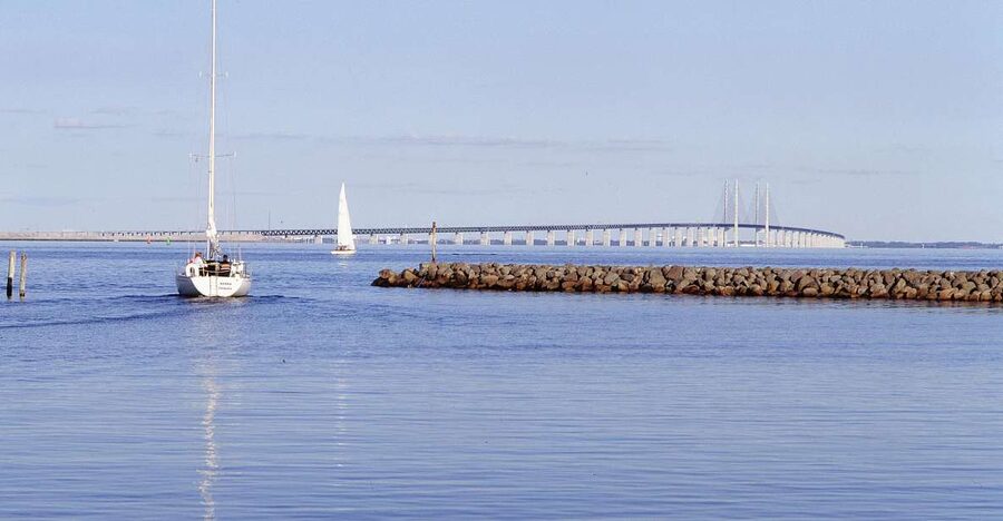 Copenhagen: Tour Across the Øresund Bridge to Lund and Malmö - Malmö’s Stortorget and the freedom to choose