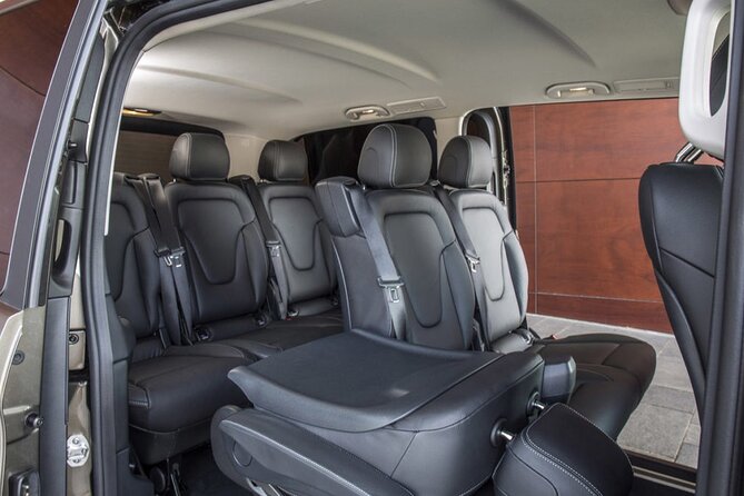 Departure by Luxury Vehicule Copenhagen to Copenhagen airport CPH - A direct ride when airport day gets complicated
