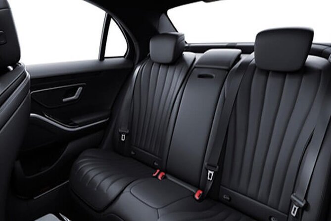 Departure by Luxury Vehicule Copenhagen to Copenhagen airport CPH - Picking the right Mercedes for your party