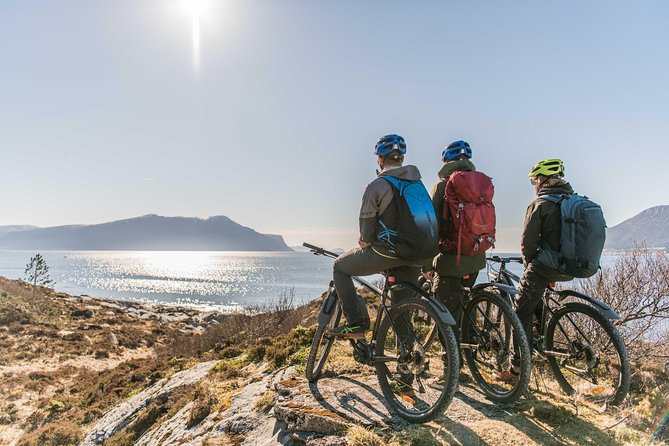 E-bike And Hiking Tour In Ålesund - A short ride from central Ålesund to Sukkertoppen