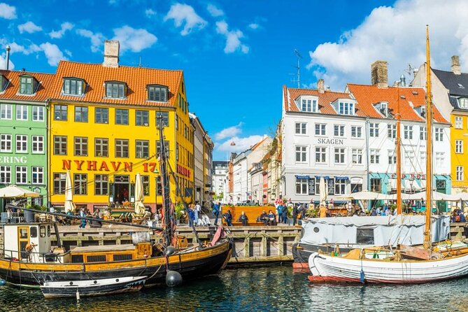 e-Scavenger hunt Copenhagen: Explore the city at your own pace - The Opera House and the harbor