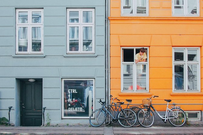 Explore Copenhagen in 60 minutes with a Local - Copenhagen’s central meeting place