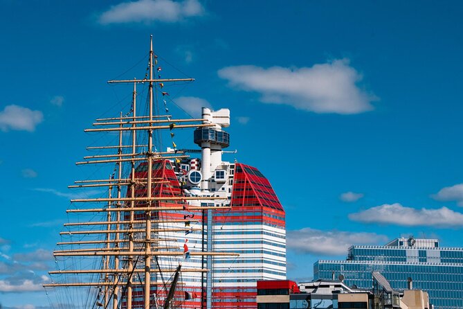 Explore Gothenburg in 60 minutes with a Local - Esperantoplatsen for a quieter pause