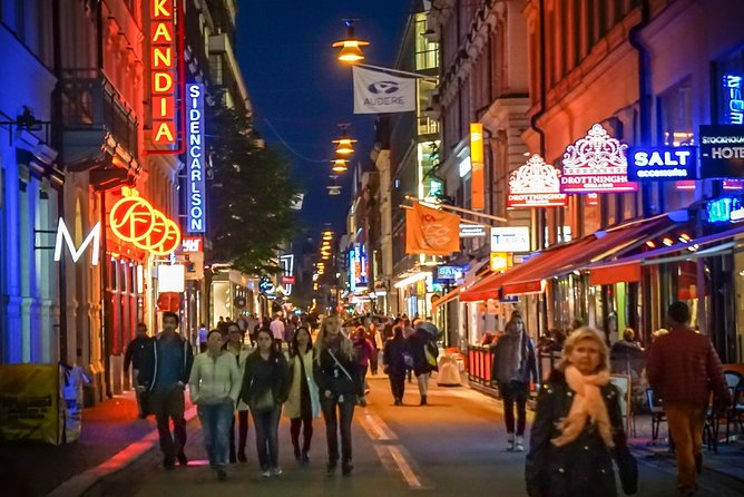 Explore Stockholm By Night - A second drink in the city center