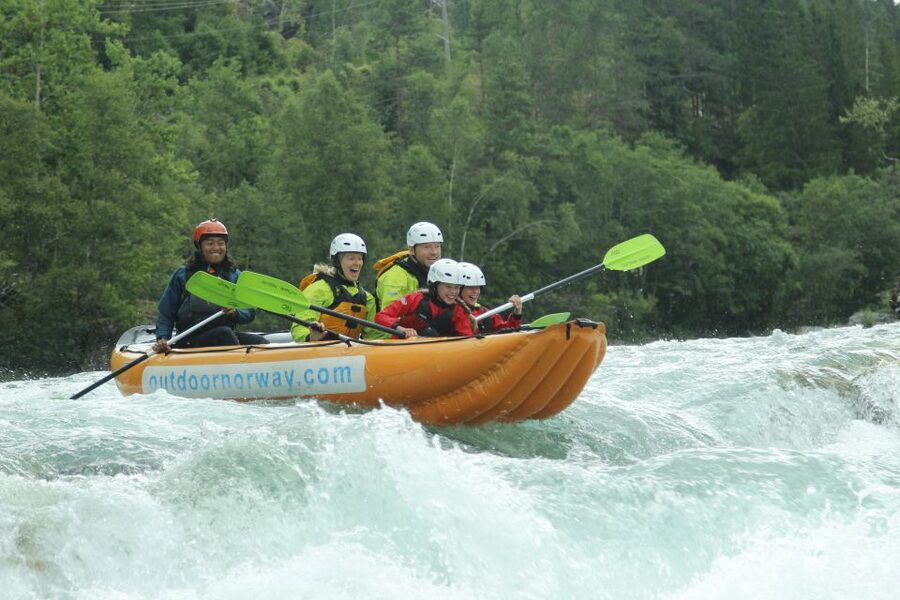 Family Rafting - Voss - What happens if the raft overturns