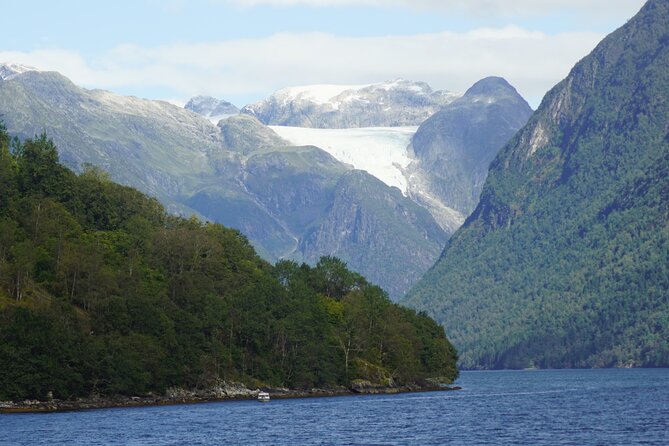 Fjord Cruise to Sognefjord and Bøyabreen Glacier - Bøyabreen is close, but the stop is brief