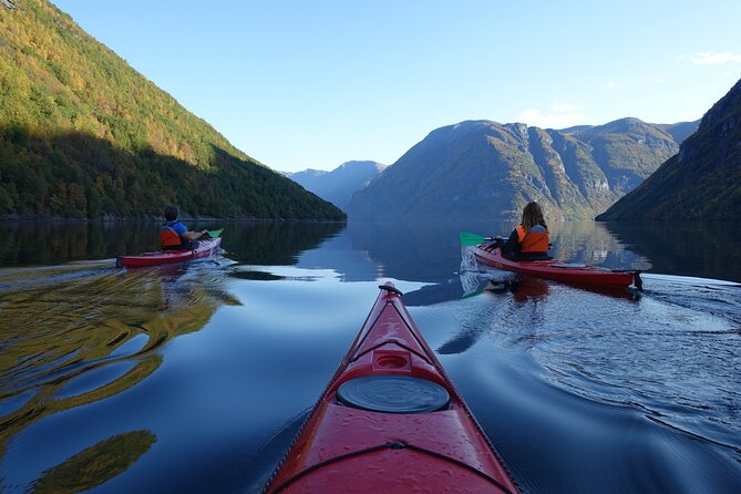Fjord paddle in Hellesylt - Half Day Kayaking Tour - The guide makes the difference
