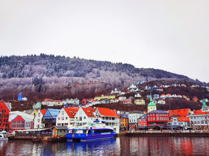 Flåm Flexible Tour with Stegastein, cruise and train include - From Bergen to Voss, the day begins on the road