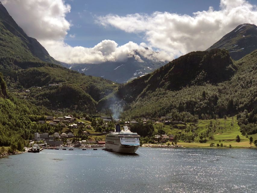 From Ålesund: Private Day Trip to Geirangerfjord - From Ålesund through Stranda and Sykkylven