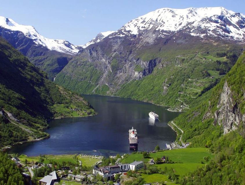 From Ålesund: Private Day Trip to Geirangerfjord - A stop in Geiranger
