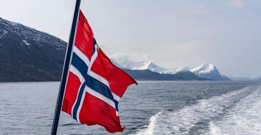 From Ålesund: Winter Fjord Cruise to Geirangerfjord - Meet the Fjord Rangers on the water