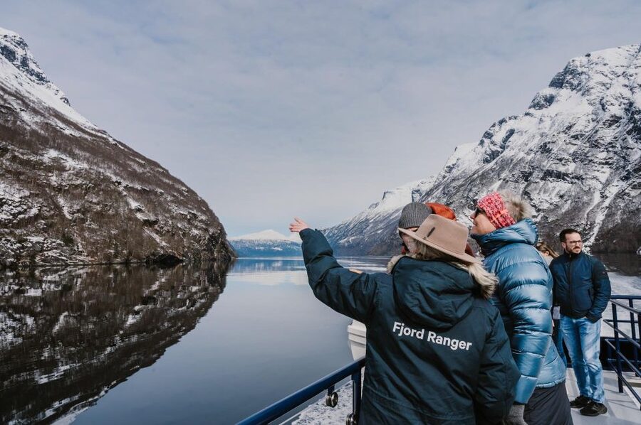 From Ålesund: Winter Fjord Cruise to Geirangerfjord - Choose between 327 waterfall steps or the bus