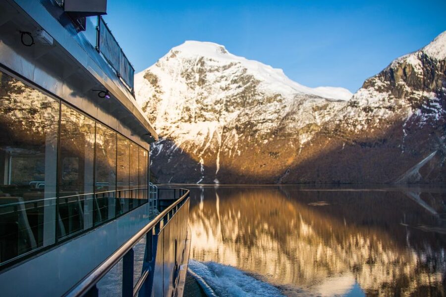 From Ålesund: Winter Fjord Cruise to Geirangerfjord - Three hours from Ålesund to the heart of the fjords