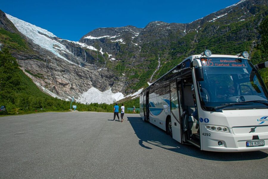 From Balestrand: Guided Fjord & Glacier Tour to Fjærland - Who will enjoy this day most?