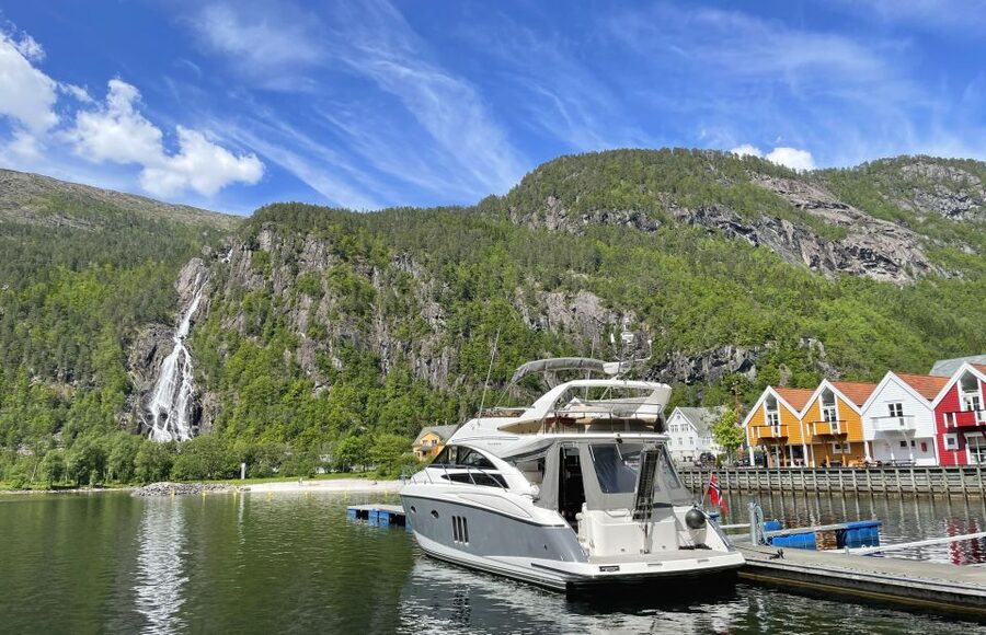 From Bergen: Modalen Private Fjord Cruise with Waterfalls - Leaving Bergen from Strandkaien