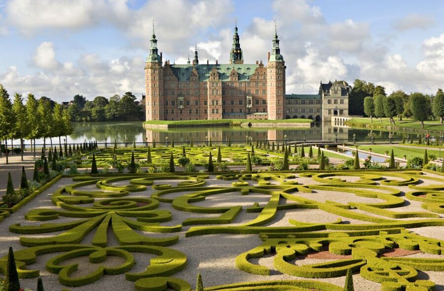 From Copenhagen: Private Frederiksborg Castle Tour - Meeting in Copenhagen and riding north