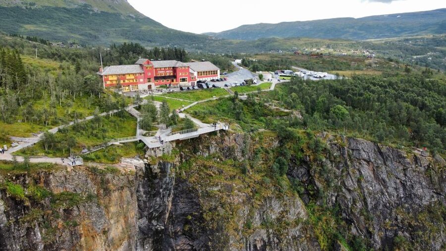 From Eidfjord: Vøringfossen Waterfall Nature Tour with Guide - The unusual Sysen Dam stop