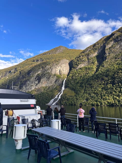 From Geiranger: Dalsnibba & Eagle Road Private Tour & Picnic - The picnic: more than a packed snack